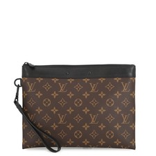LOUIS VUITTON Pochette to Go