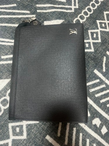 Louis vuitton pochette - vuitton, viaggio