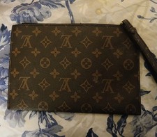 Toilette Louis Vuitton Poche